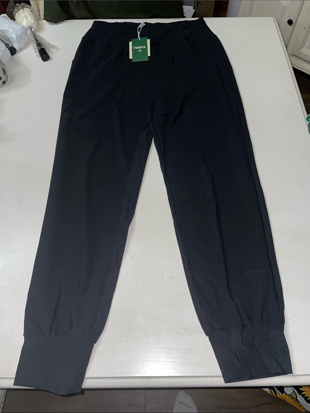 NWT HALARA black Joggers with front pockets size large